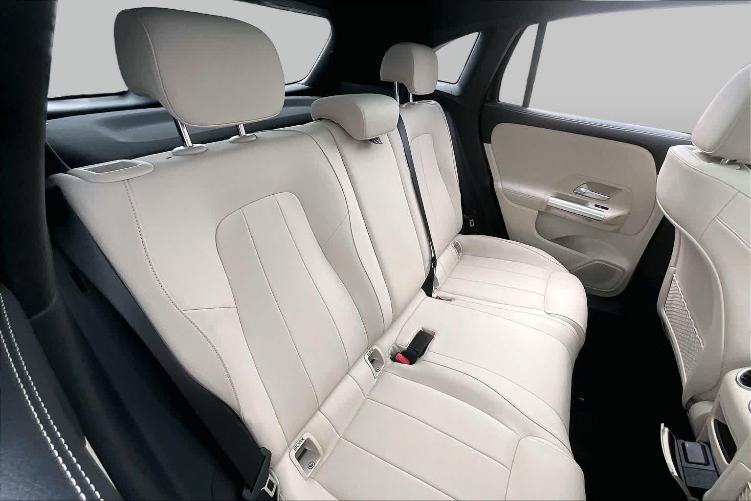 Used 2025 Night Black Mercedes-Benz GLA 250 image 18