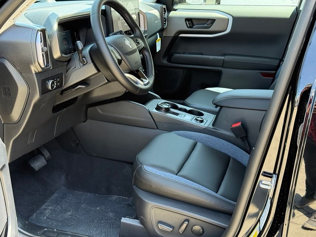 New 2026 Shadow Black Ford Outer Banks® image 5