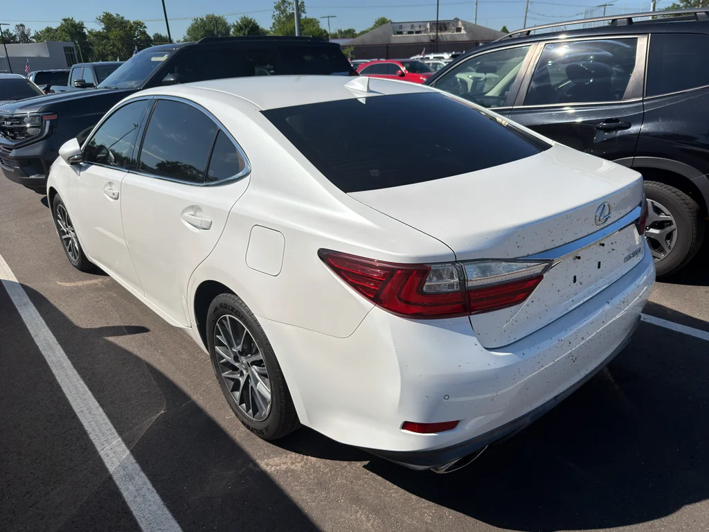 Used 2016 Eminent White Pearl Lexus Base image 3