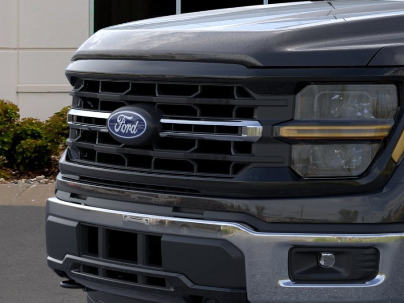 New 2026 Agate Black Metallic Ford XLT image 17
