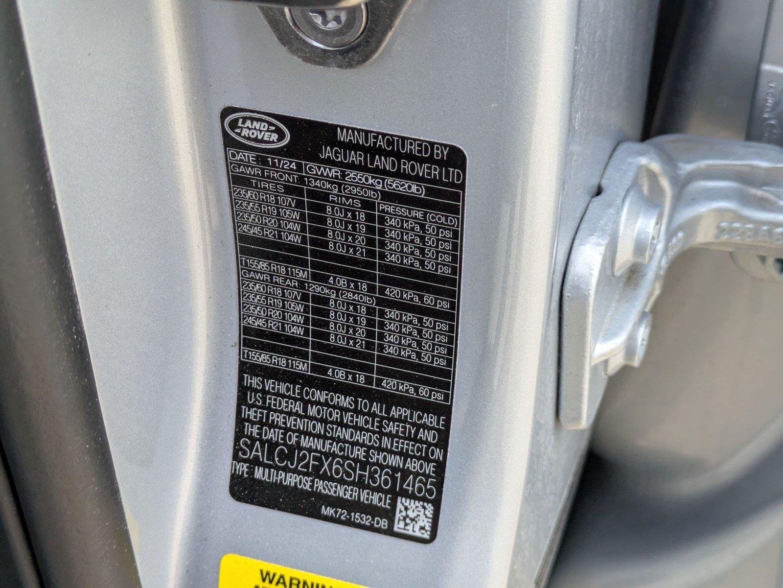 Used 2025 Hakuba Silver Metallic Land Rover S image 37