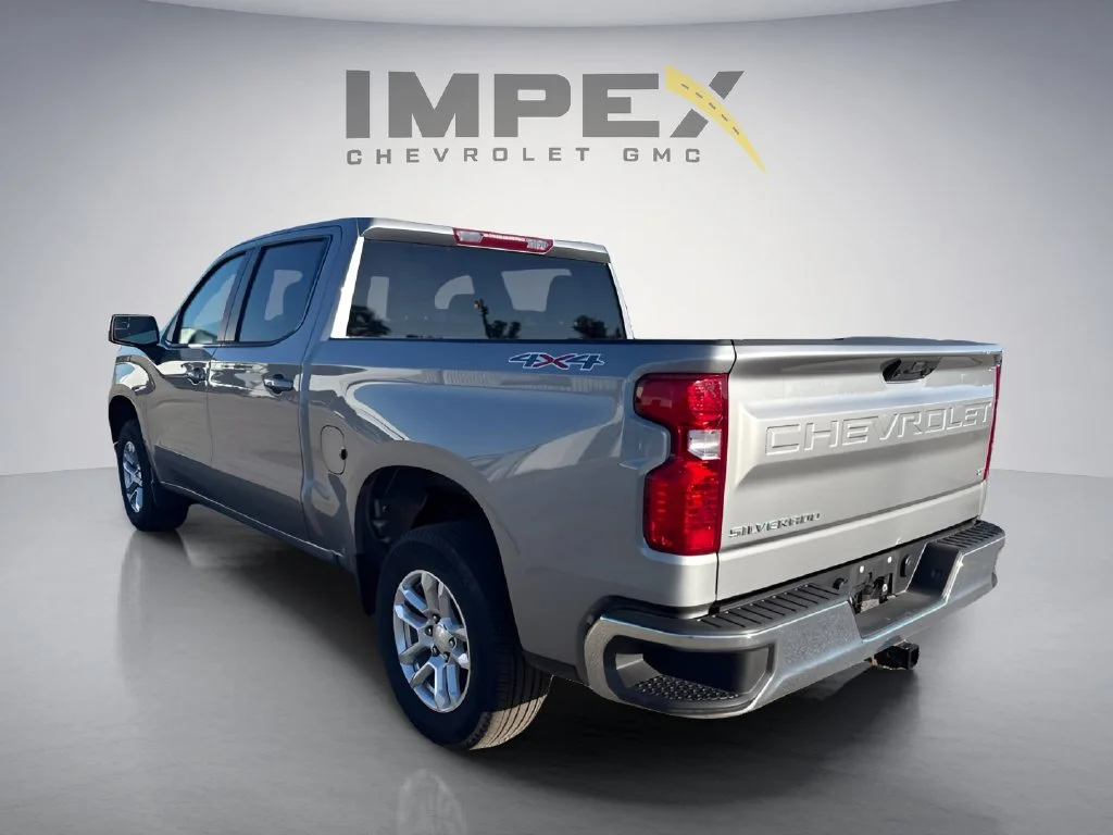 Used 2024 Gray Chevrolet LT image 3