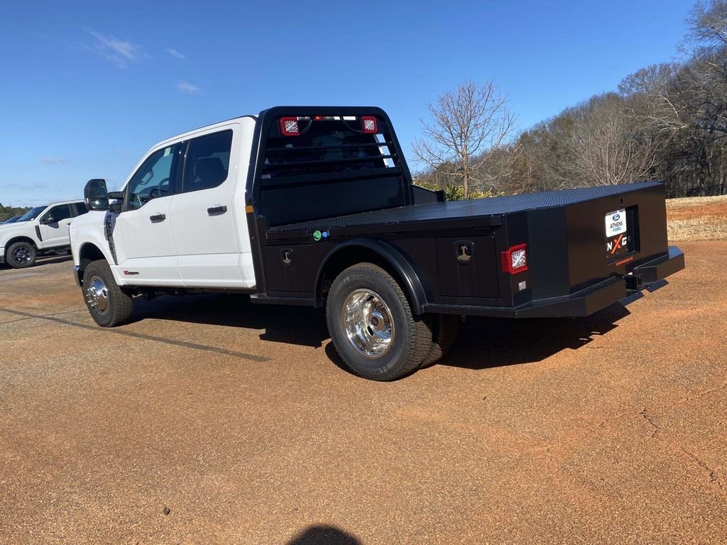 New 2026 Oxford White Ford F-350® XLT image 4