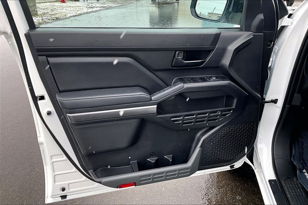 2025 Toyota Tacoma SR5 - Photo 23