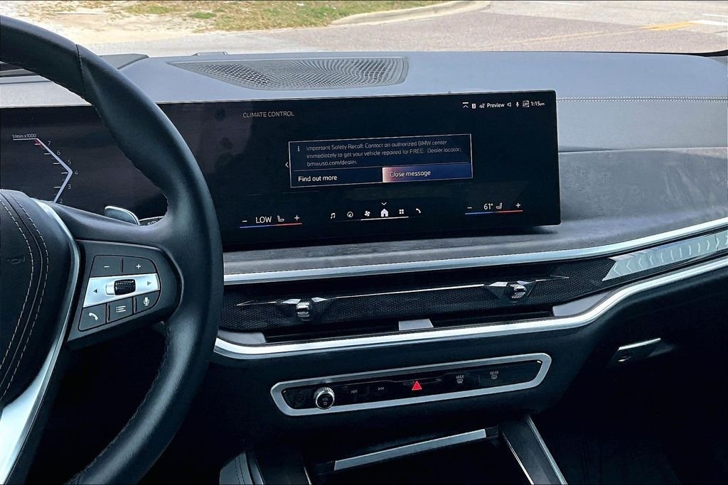 Used 2024 Blue BMW xDrive40i image 9