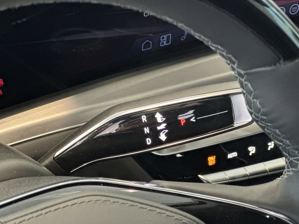 2026 Cadillac LYRIQ V Premium - Photo 19