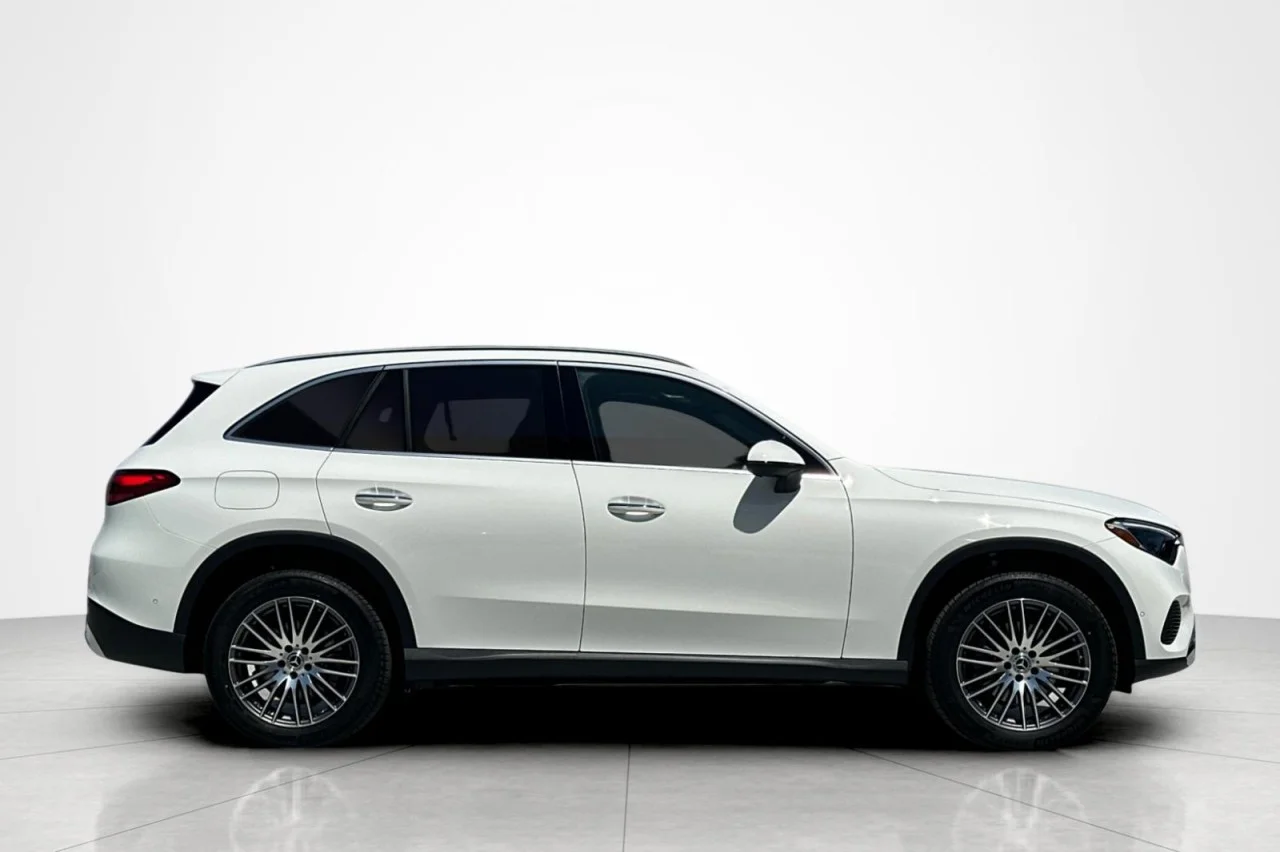 Used 2026 Polar White Mercedes-Benz GLC 300 image 6