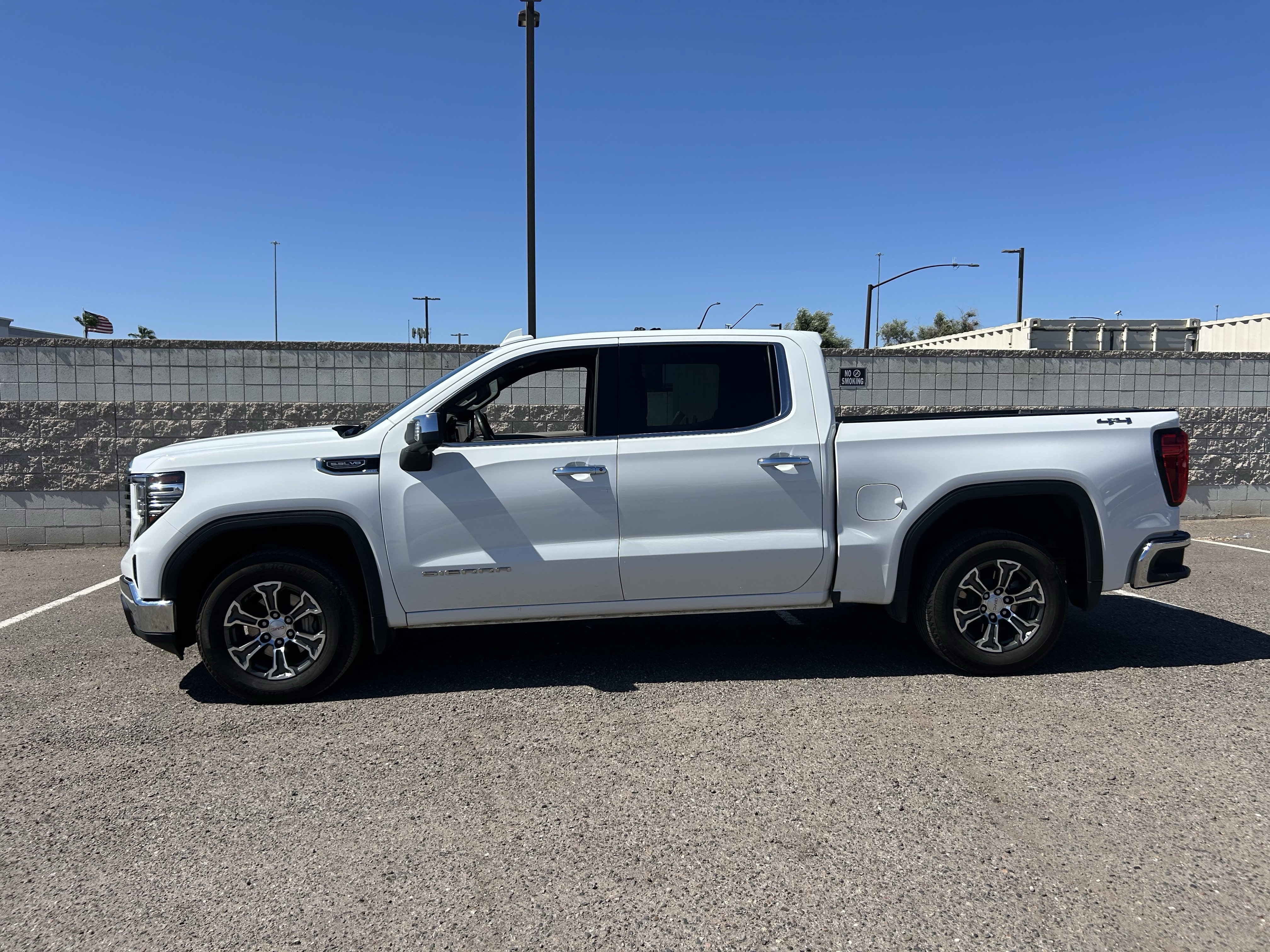 Used 2025 Summit White GMC SLT image 2