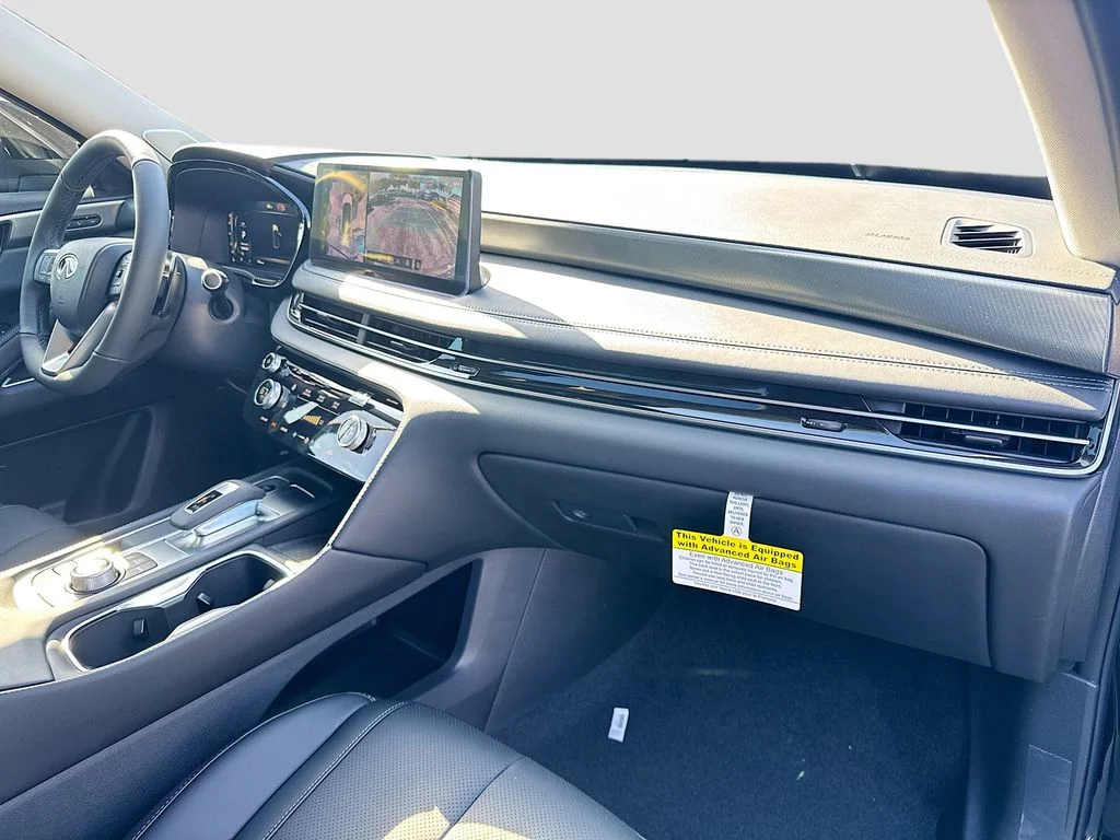 Certified Used 2026 Black INFINITI LUXE image 32