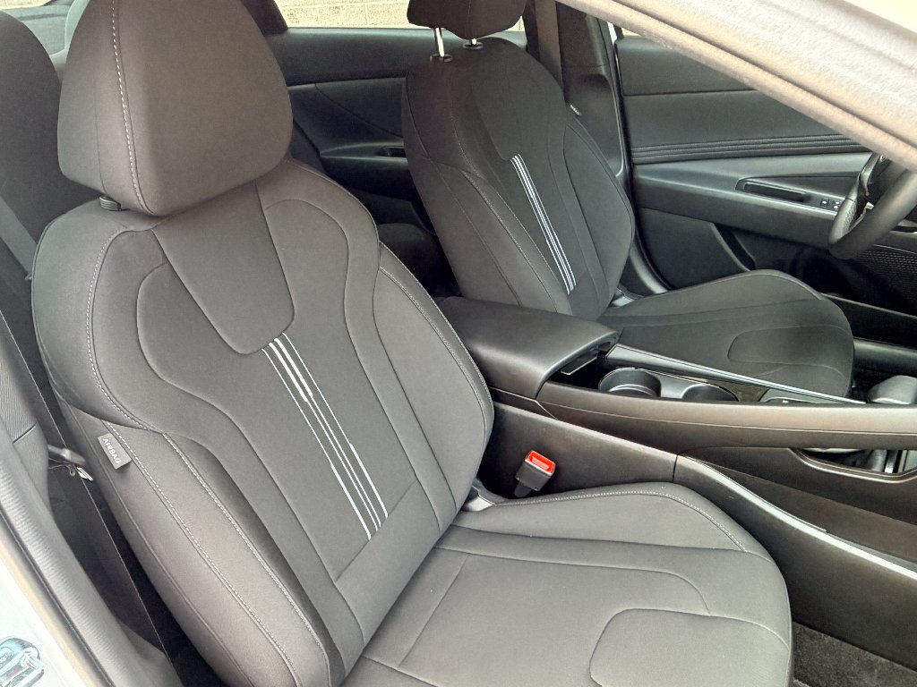 Used 2025 Serenity White Hyundai SEL Sport image 21