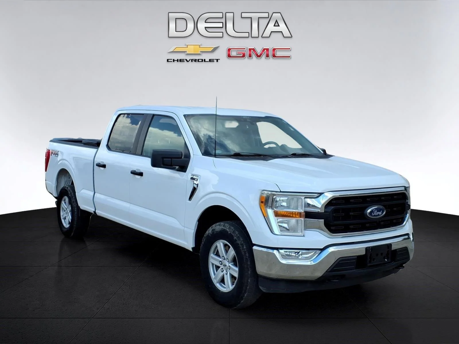 Used 2022 White Ford XL image 7