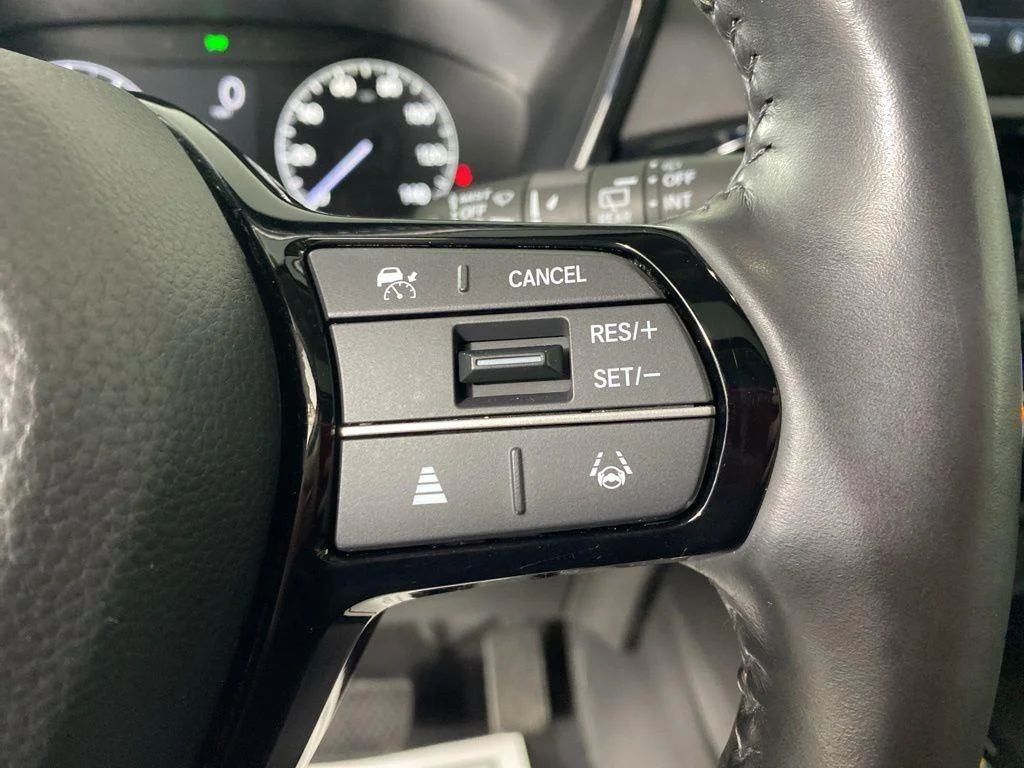 Used 2024 Canyon River Blue Metallic Honda EX-L image 25