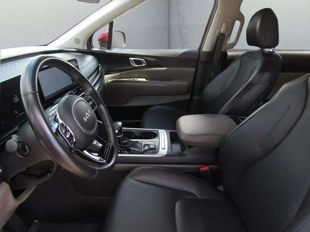 Used 2025 Red Kia LXS image 15