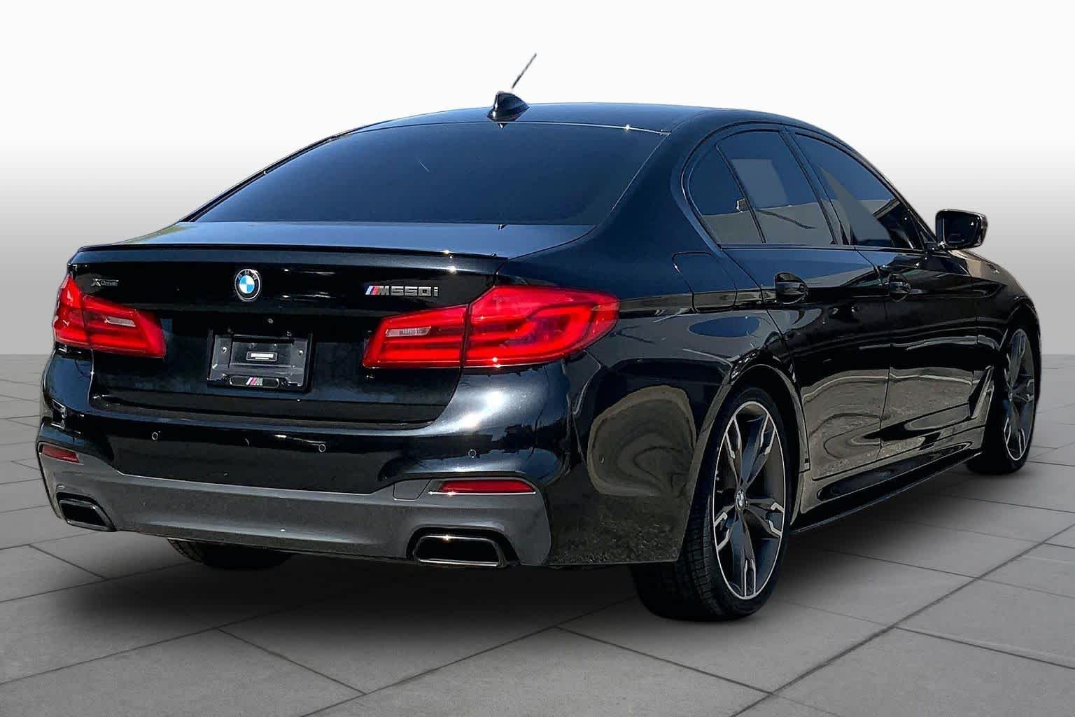 Used 2019 Black Sapphire Metallic BMW M550i xDrive image 11