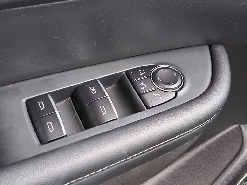 Used 2025 Ebony Twilight Metallic Buick Sport Touring image 17