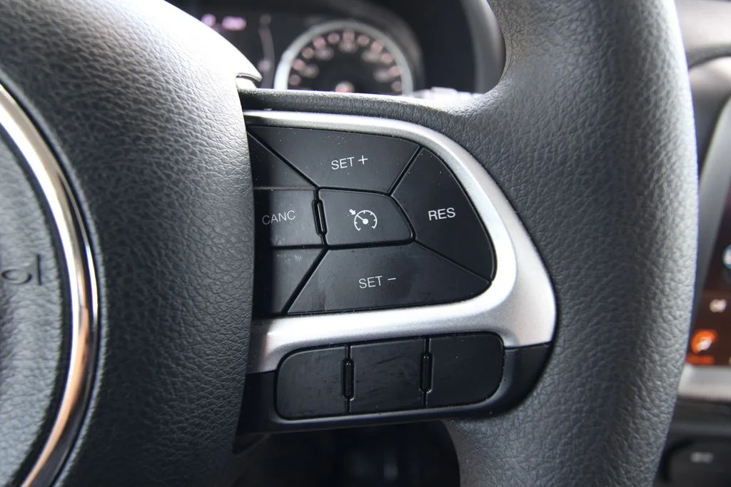 Used 2023 Gray Jeep Latitude image 20