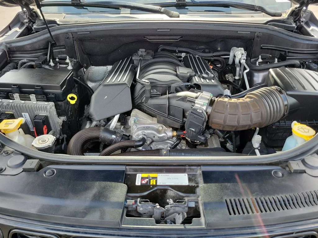 Used 2020 Crystal Metallic Jeep SRT image 31