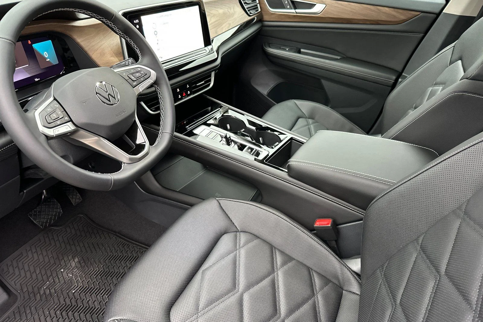 New 2026 Black Volkswagen 2.0T SE w/Technology image 9