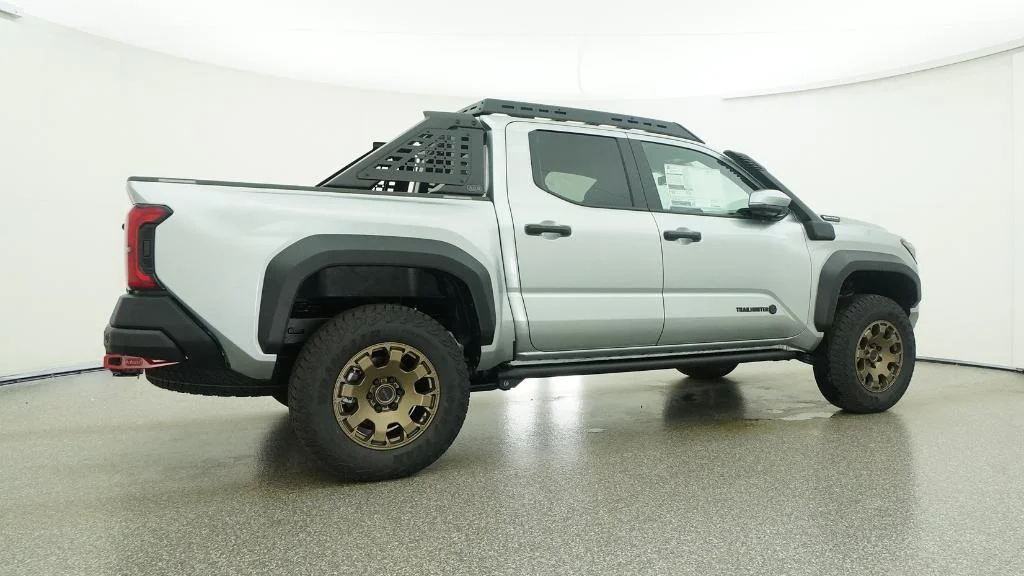 New 2026 Celestial Silver Metallic Toyota Trailhunter image 10