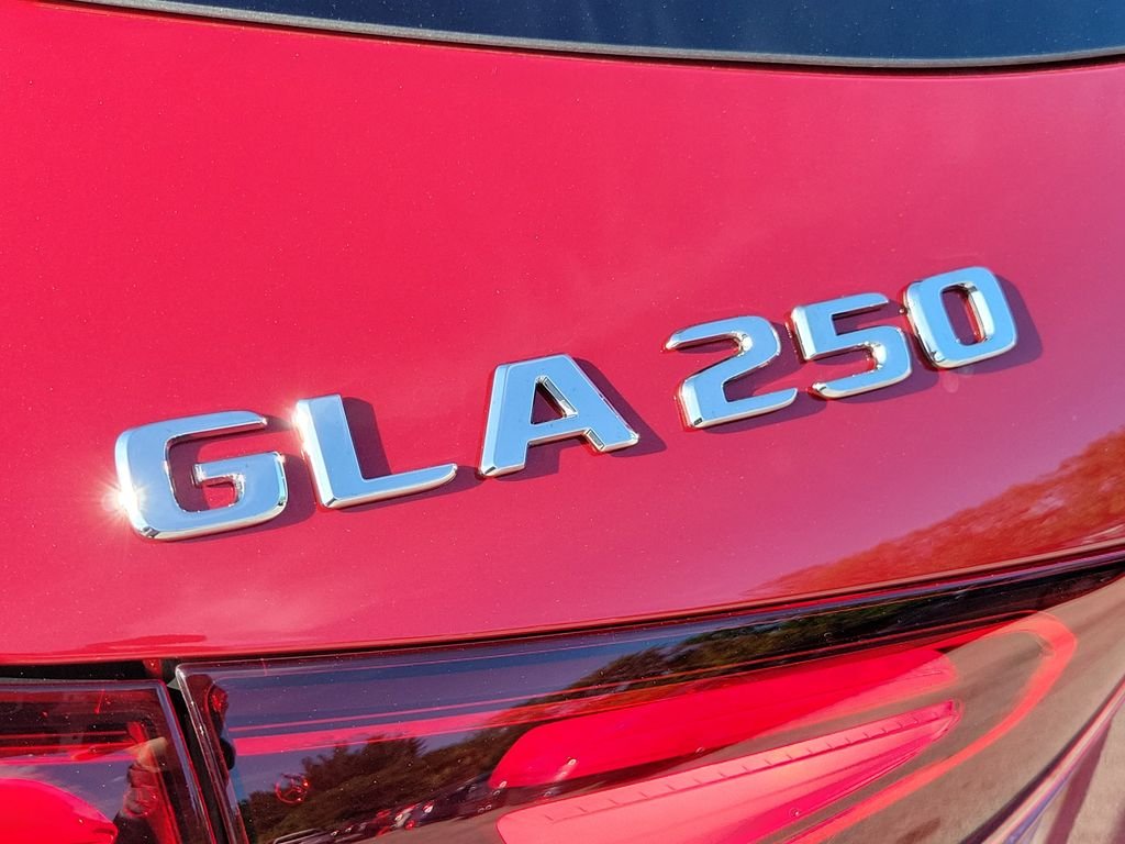 New 2026 MANUFAKTUR Patagonia Red Metallic Mercedes-Benz GLA 250 image 7