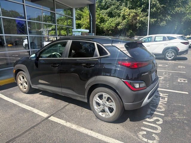 Used 2023 Black Hyundai SEL image 2