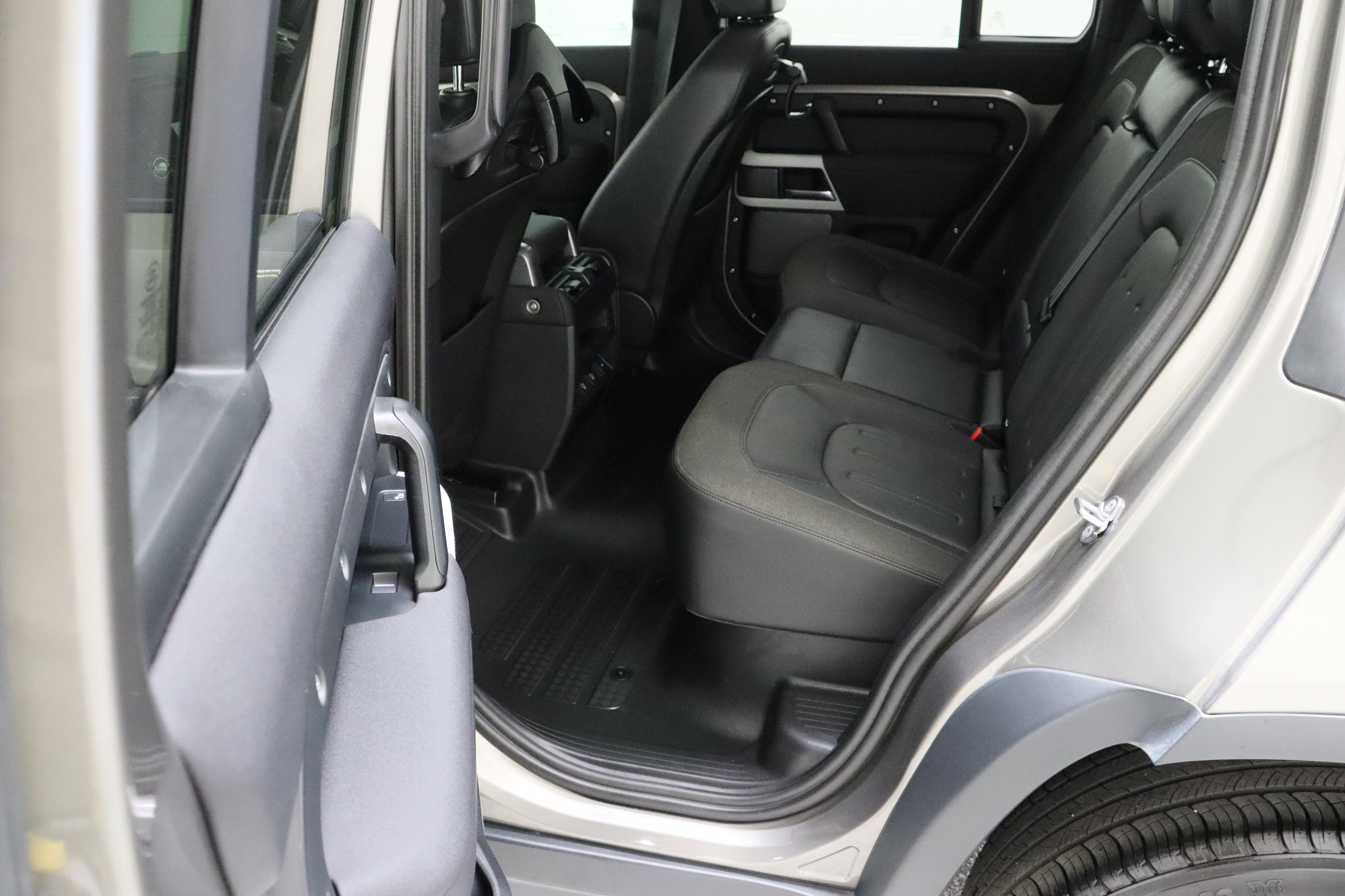 Used 2021 BROWN Land Rover SE 3.0T/Electric image 30
