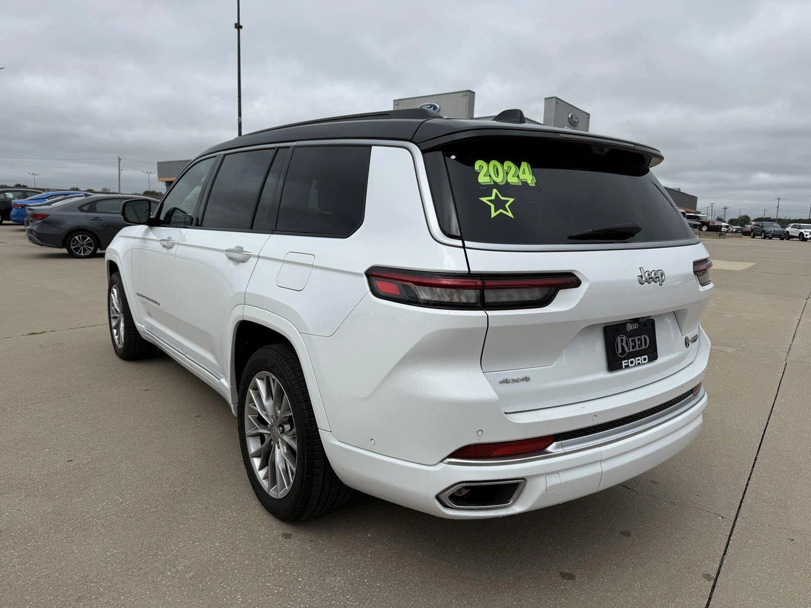 Used 2025 Metallic Jeep Overland image 7