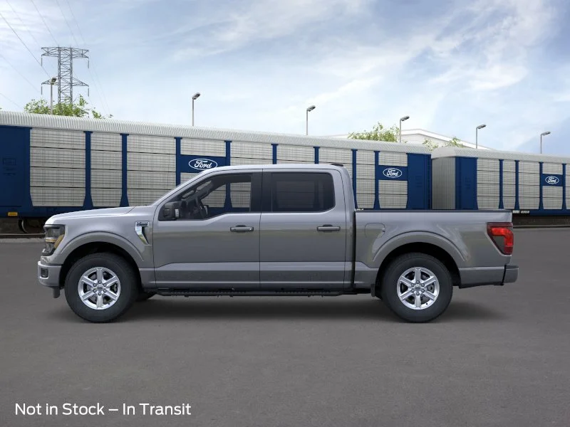 New 2026 Carbonized Gray Metallic Ford XLT image 3