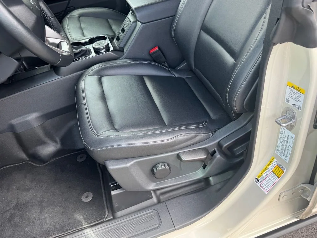 Used 2025 Beige Ford Badlands image 8