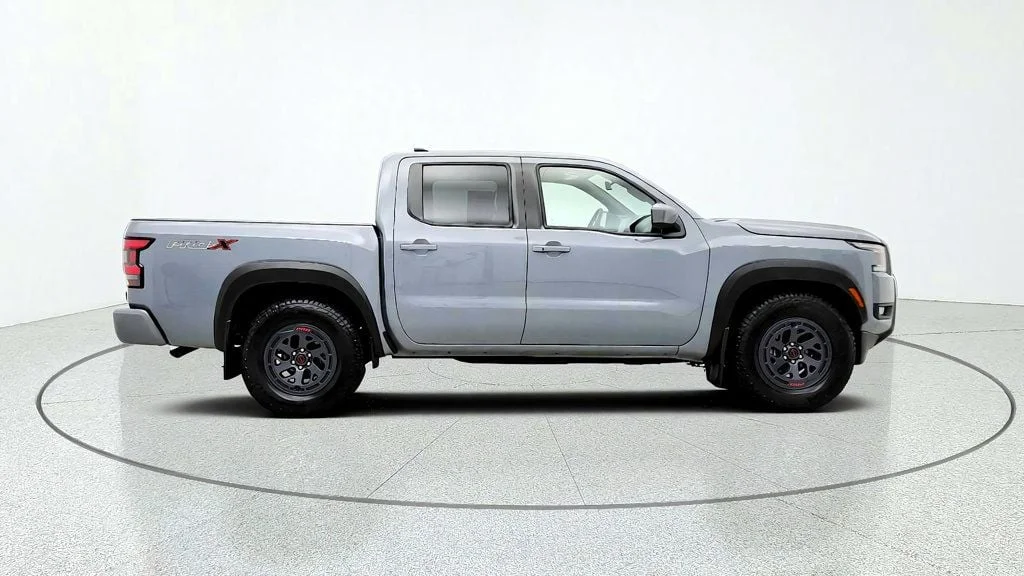 Used 2025 Boulder Gray Pearl Nissan Crew Cab 4x2 PRO-X image 4