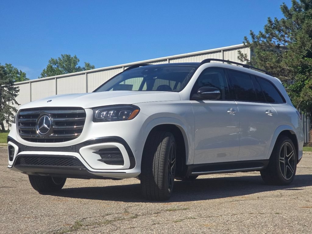 New 2026 MANUFAKTUR Moonlight White Metallic Mercedes-Benz GLS 450 image 52