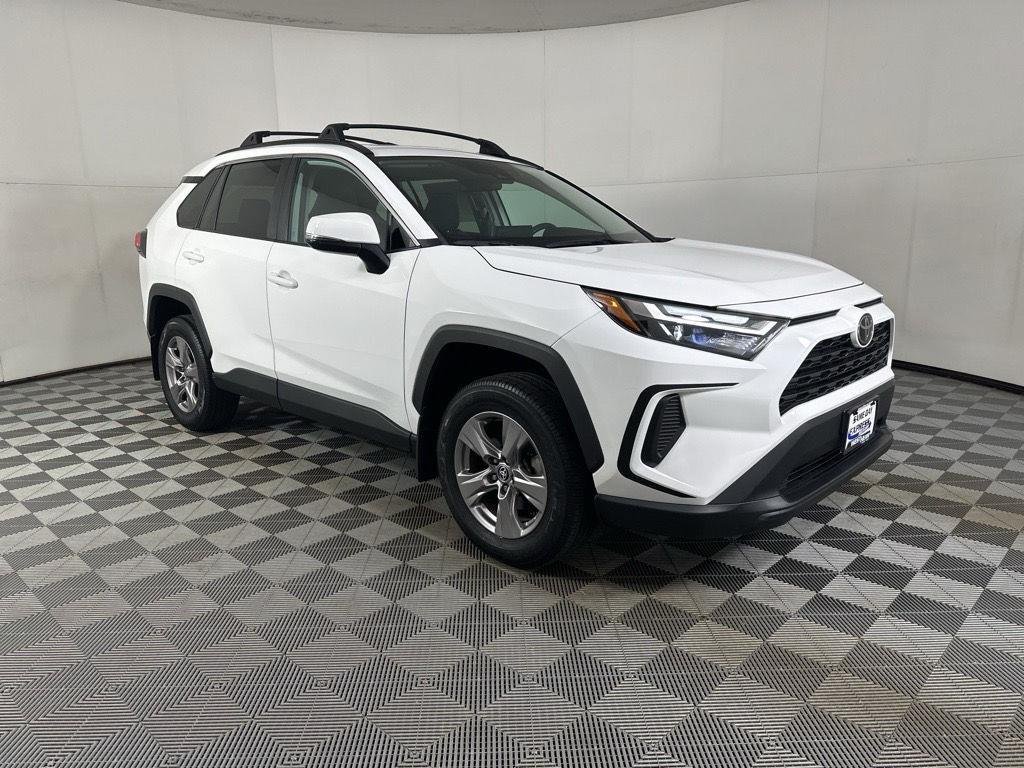 Used 2023 Ice Cap Toyota XLE image 9