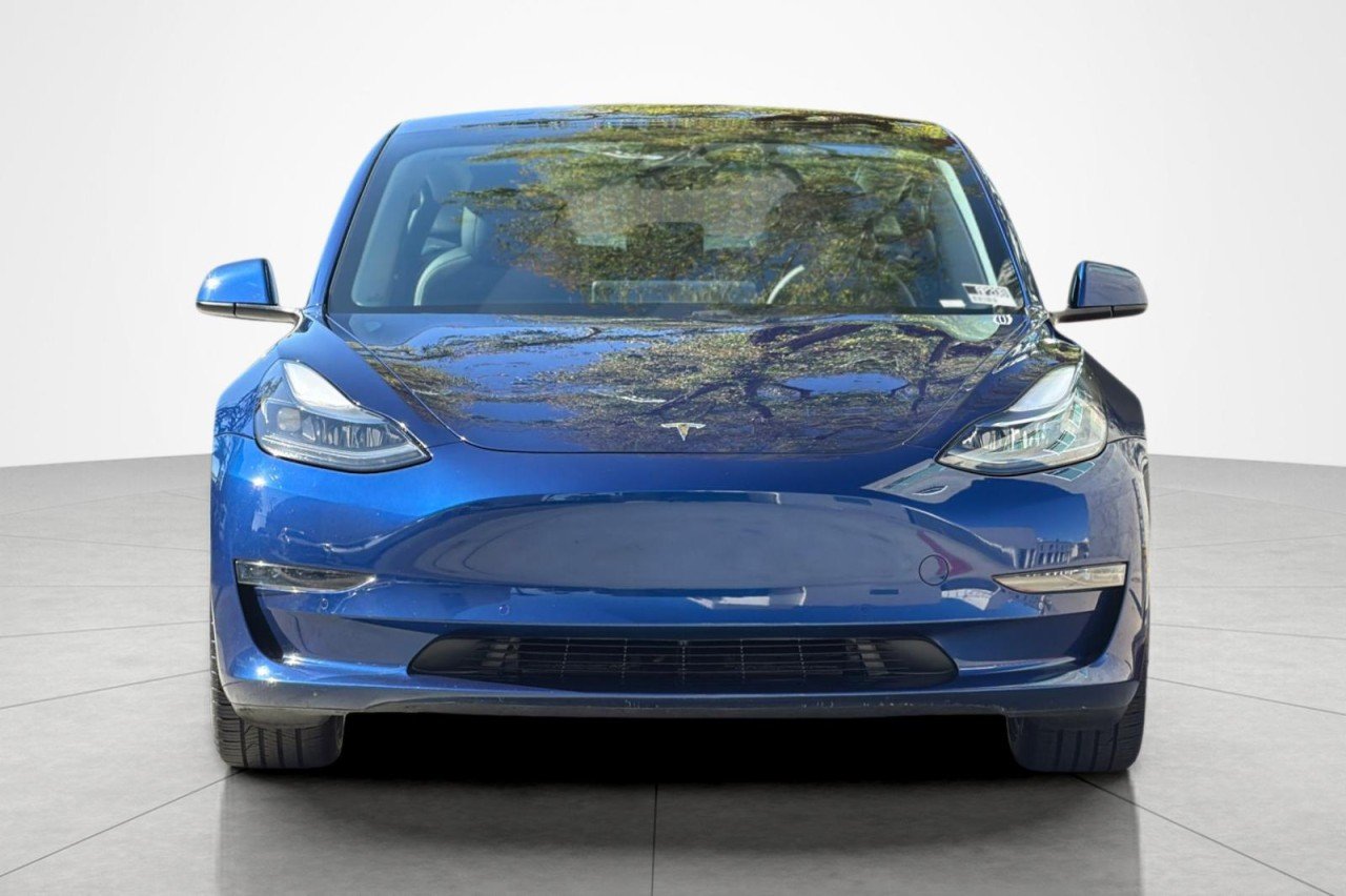 Used 2021  Tesla Standard Range Plus image 8