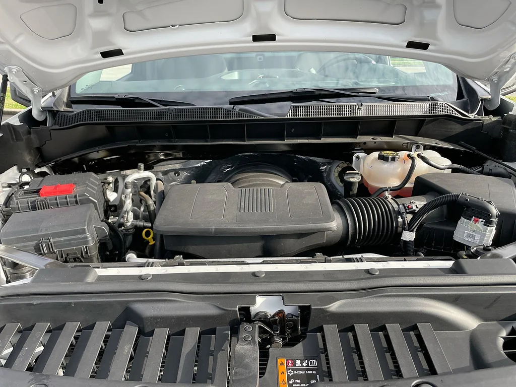 Used 2025 Summit White Chevrolet Work Truck image 28