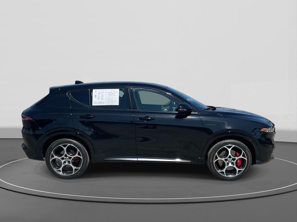 Used 2025 Black Alfa Romeo Base image 3