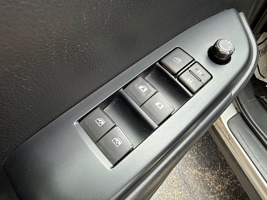 Used 2019 Silver Toyota XLE image 21