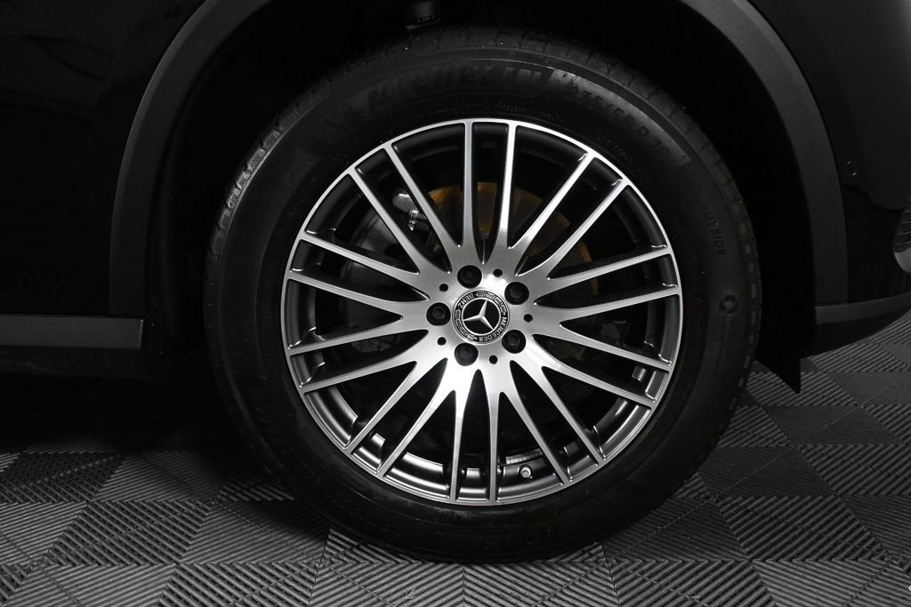 Certified Used 2026  Mercedes-Benz GLC 300 image 36