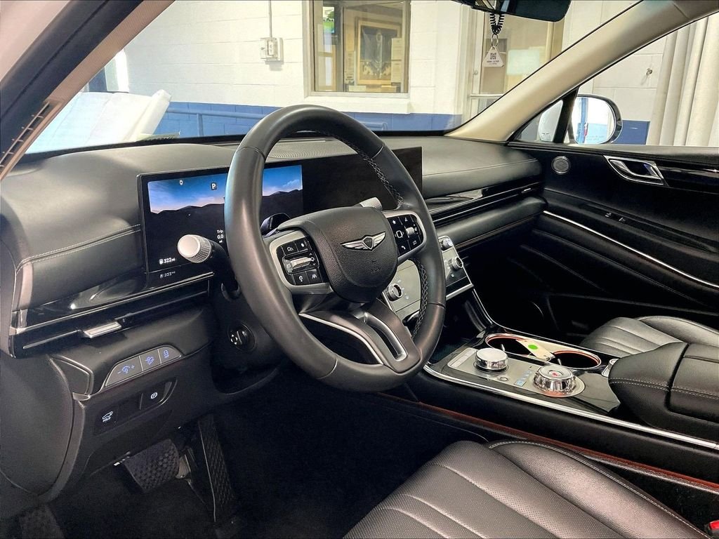 Used 2025 White Genesis 2.5T image 8