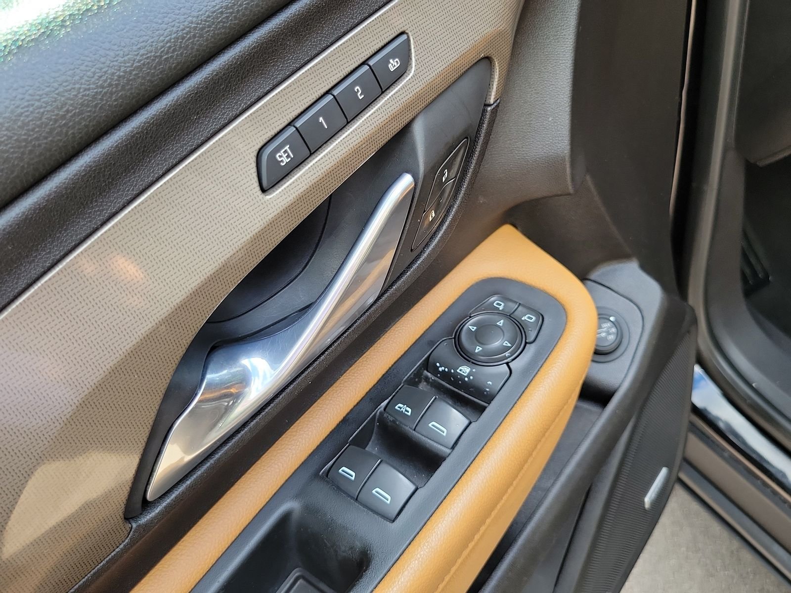 Used 2018 Black GMC SLT image 8