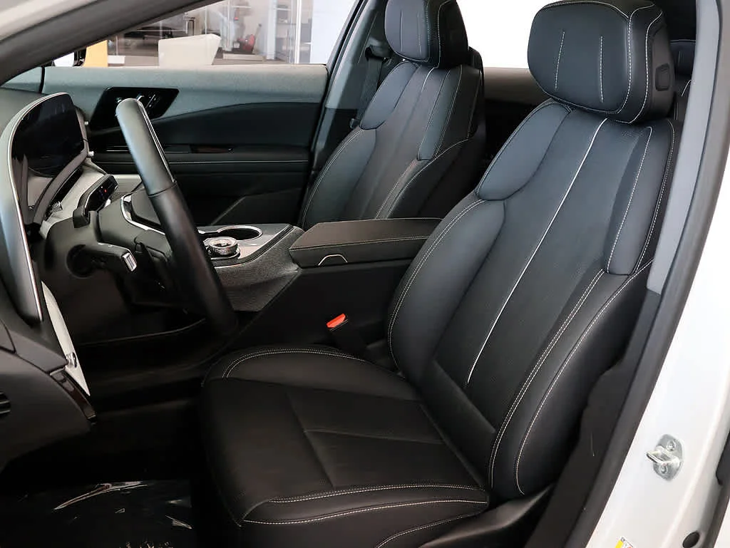 Used 2025 Crystal White Tricoat Cadillac Luxury 2 image 9