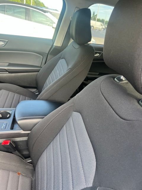 Used 2024 Black Metallic Ford SE image 13