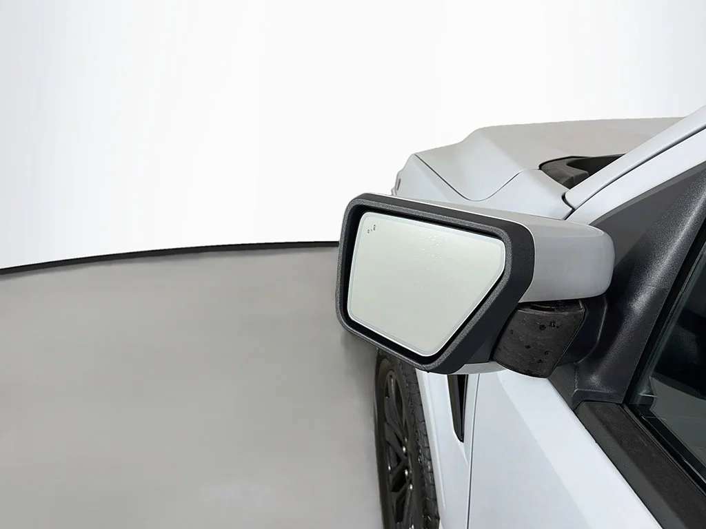 Used 2025 Space White Metallic Ford Lariat image 31