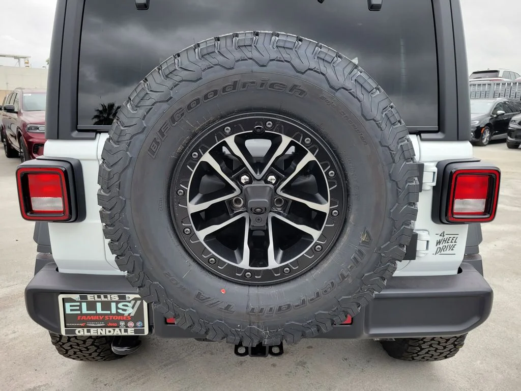 New 2026 Bright White Clear-Coat Exterior Paint Jeep Willys image 20