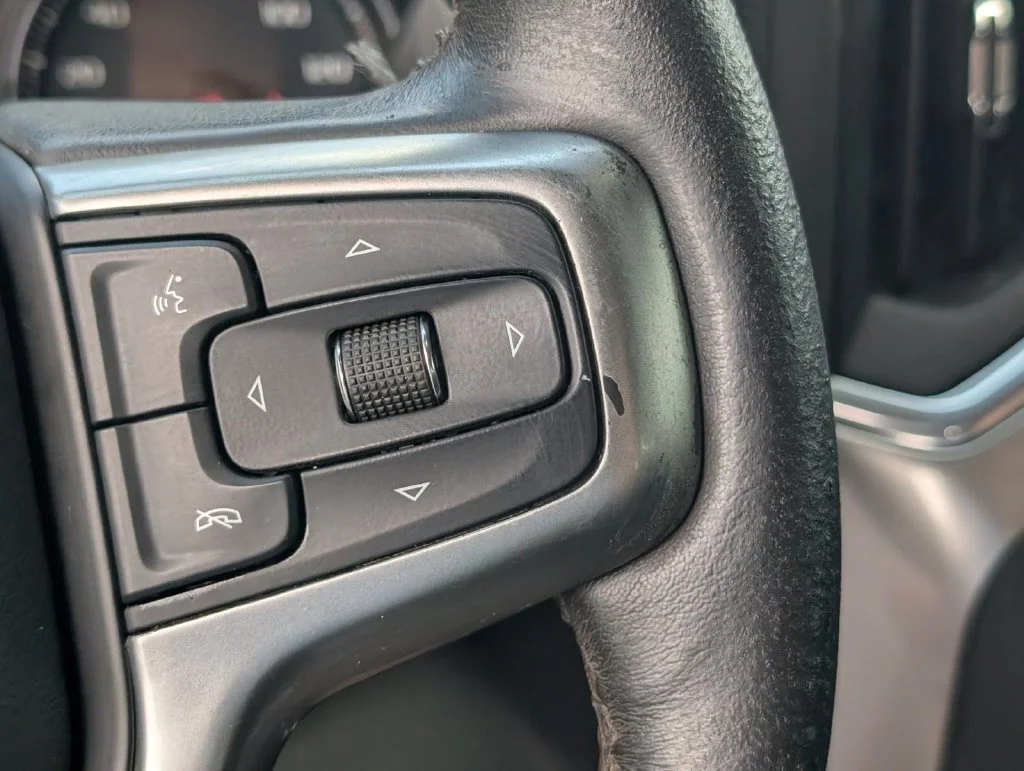 Used 2019 BLACK Chevrolet LTZ image 20