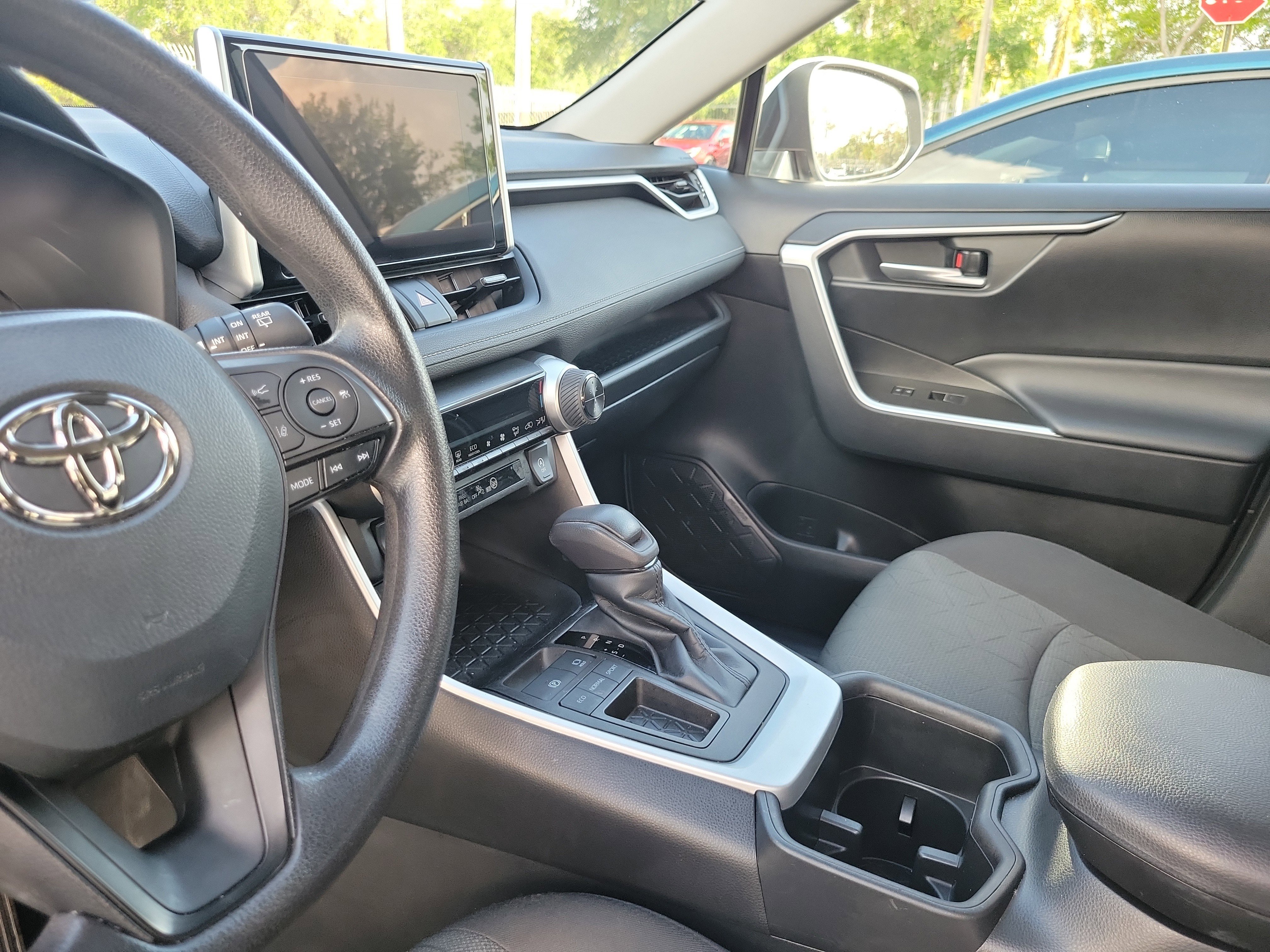 Used 2023 White Toyota XLE image 21