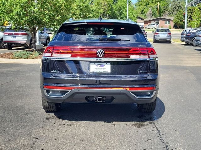 New 2026 Black Volkswagen 2.0T SE w/Technology image 7