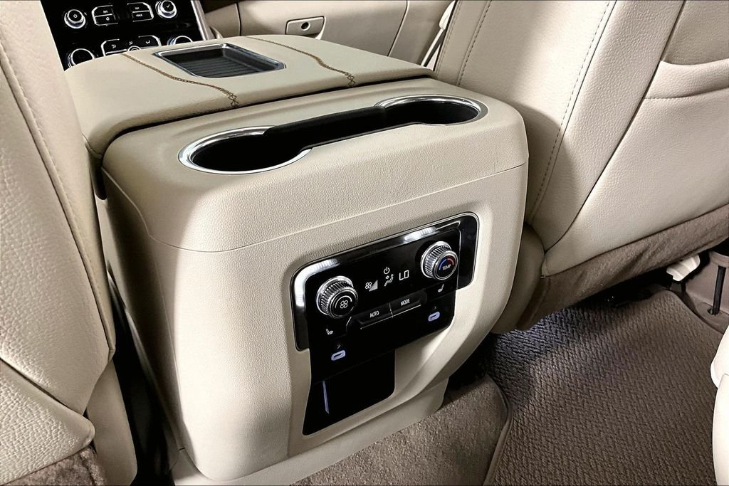 Used 2024 White GMC Denali image 9