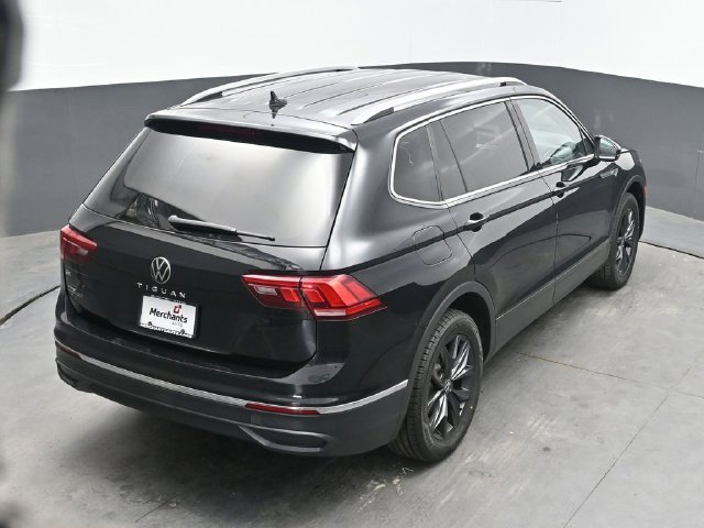 Used 2024 Black Volkswagen 2.0T SE image 38