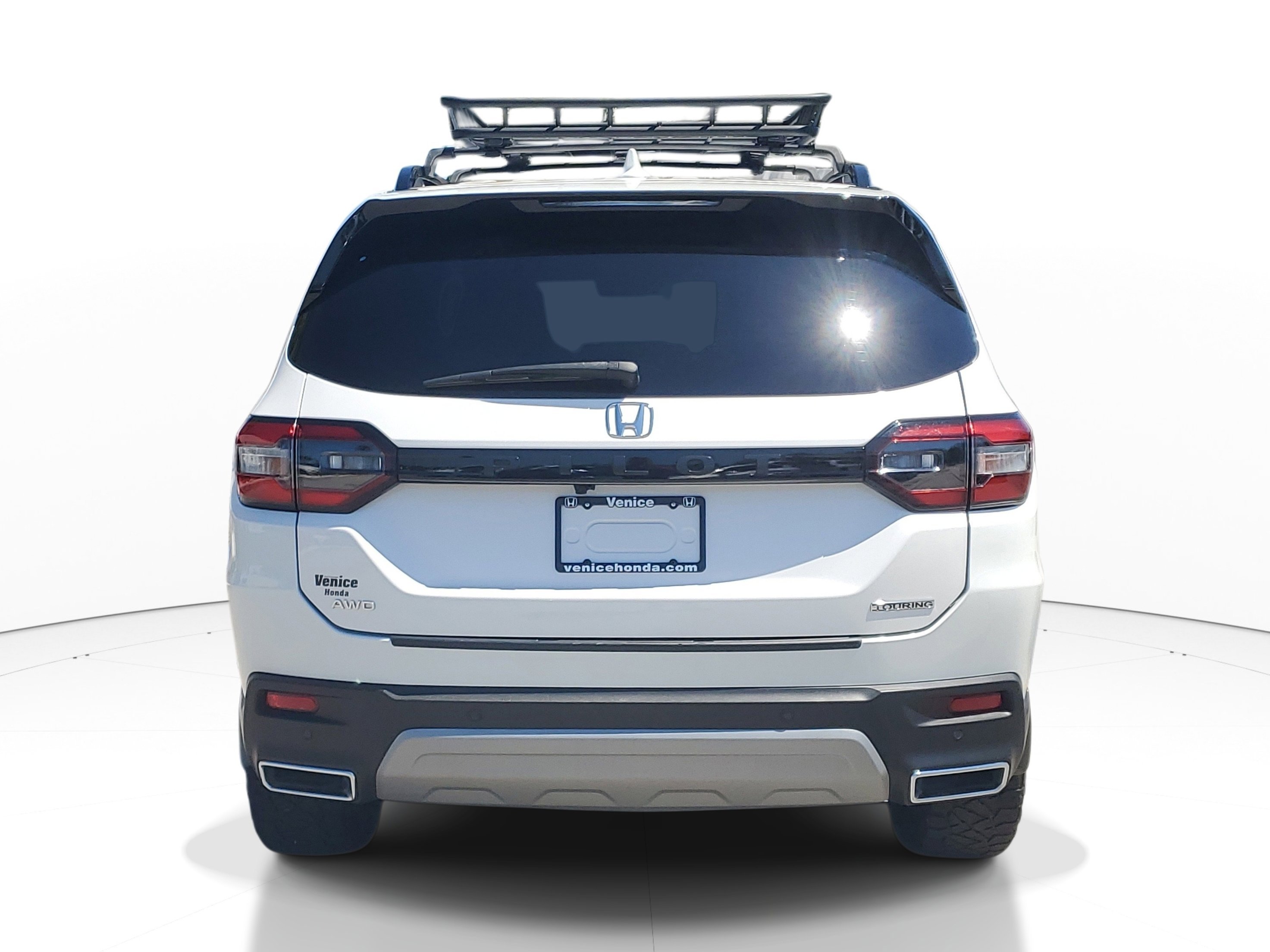 Used 2025 White Honda Touring image 4
