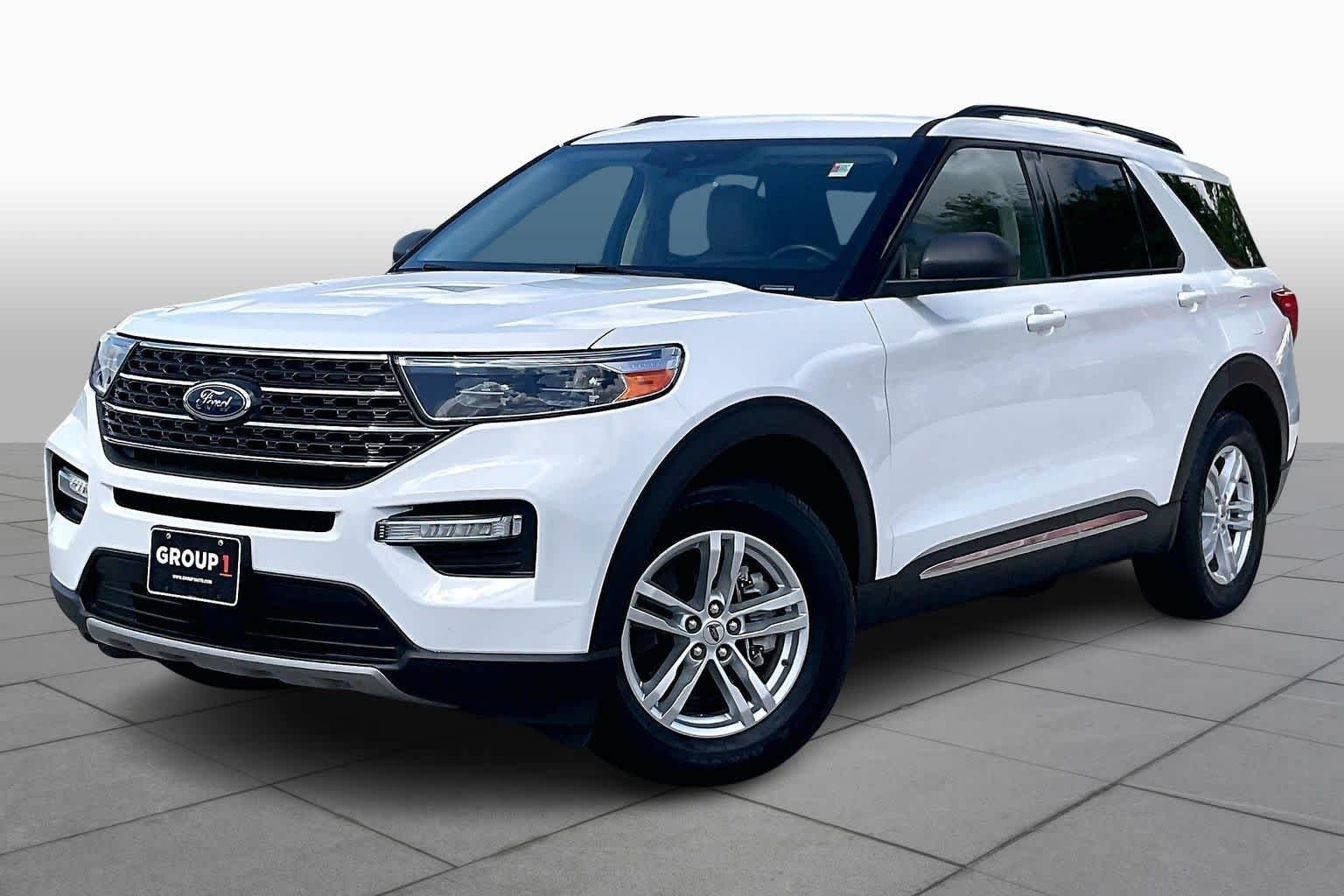 Used 2022 Oxford White Ford XLT image 2